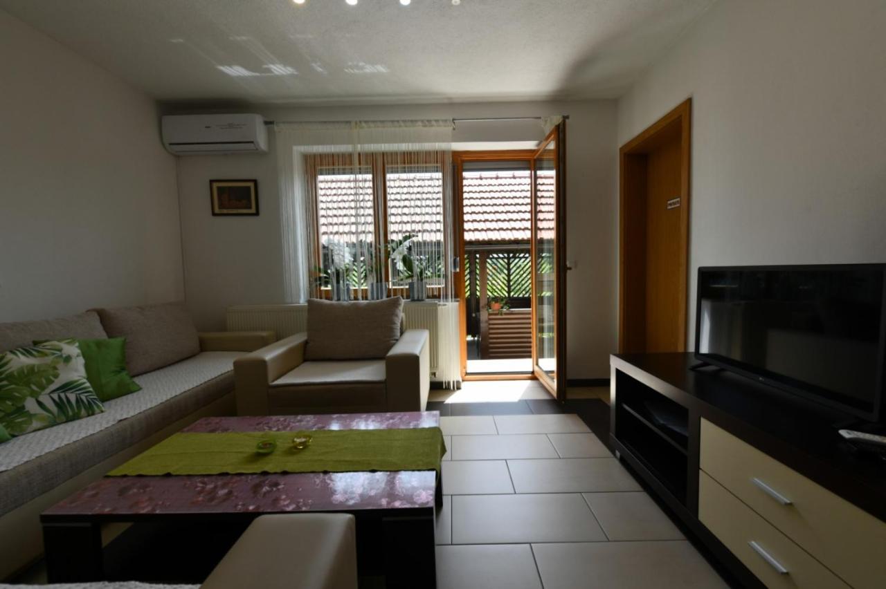 House Matijevic Simic Hotel Grabovac  Bagian luar foto